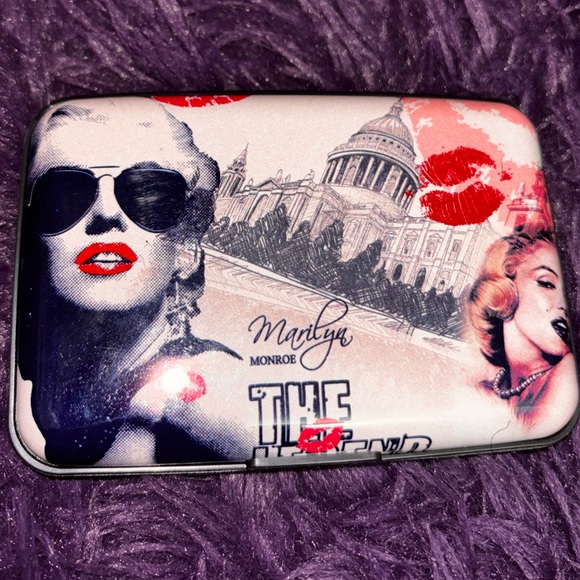 4/25.00. Credit Cards or Business Cards Holder - Picture 4 of 7